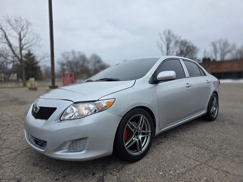 Used 2010 Toyota Corolla LE image 11