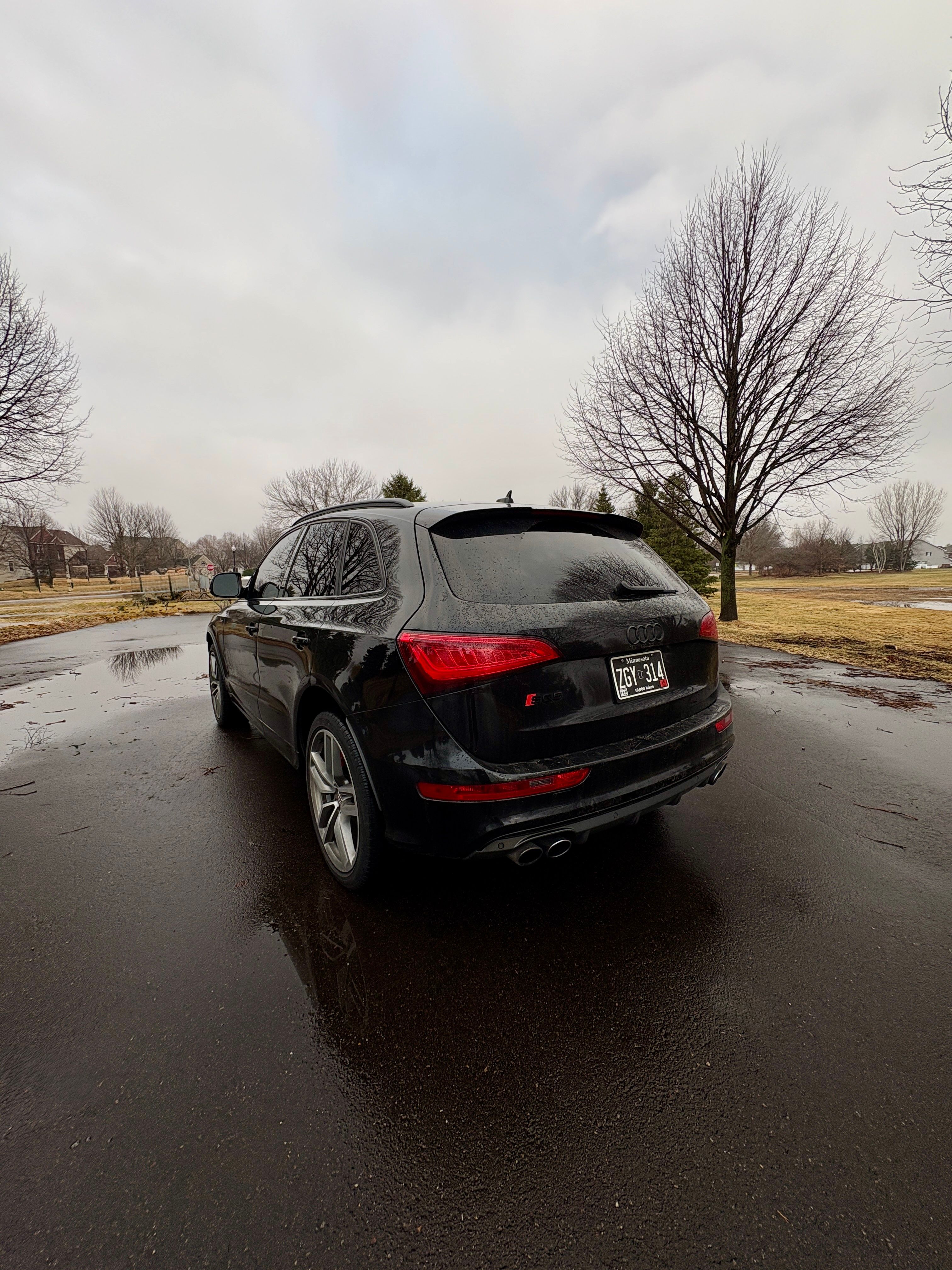 Used 2016 Audi SQ5 Premium Plus w/ Technology Package AWD/4WD image 2