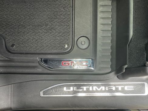 Used 2024 GMC Sierra 3500 Denali Ultimate AWD/4WD image 12