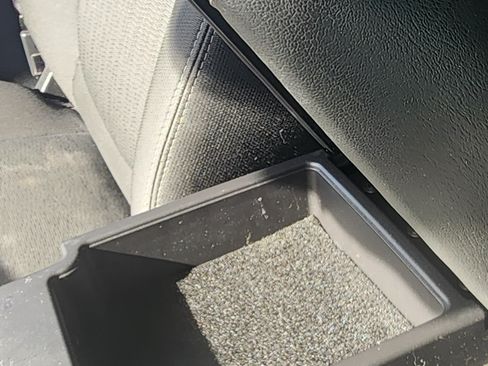 Used 2017 Chevrolet Traverse LT w/ Style and Technology Package image 13