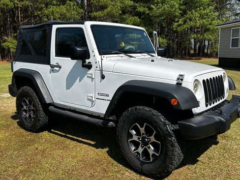 Used 2016 Jeep Wrangler Sport w/ Connectivity Group AWD/4WD image 1