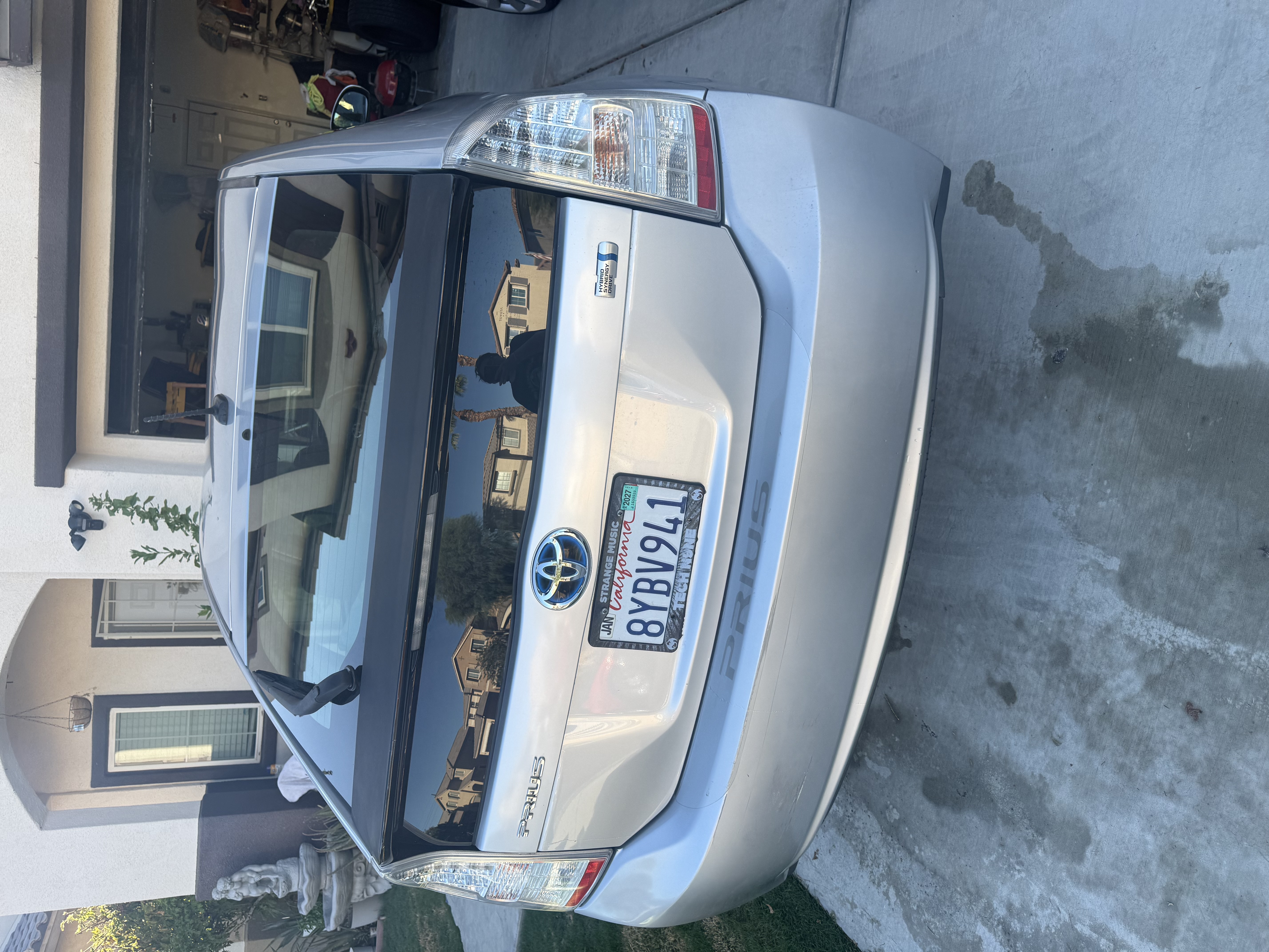Used 2011 Toyota Prius Three w/ Preferred Accessory Pkg FWD image 2