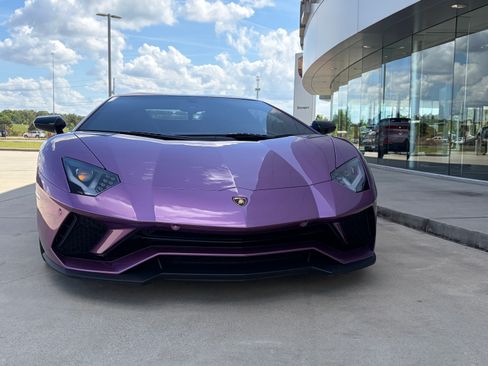 Used 2018 Lamborghini Aventador S image 5