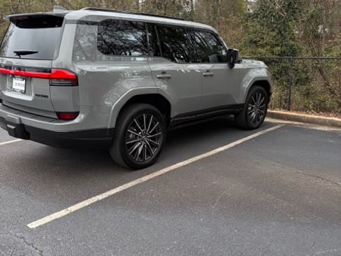 Used 2025 Lexus GX 550 image 1