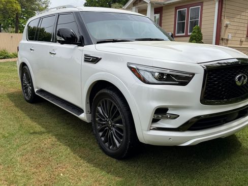 Used 2024 INFINITI QX80 Sensory AWD/4WD image 2
