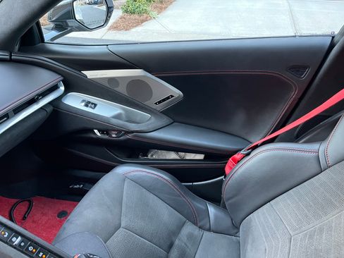 Used 2021 Chevrolet Corvette Stingray Premium Conv w/ Z51 Performance Package image 17