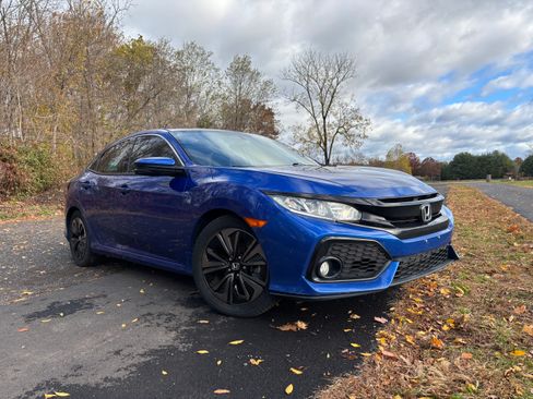 Used 2017 Honda Civic EX image 1