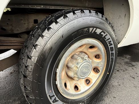 Used 2004 Ford F250 XLT image 16