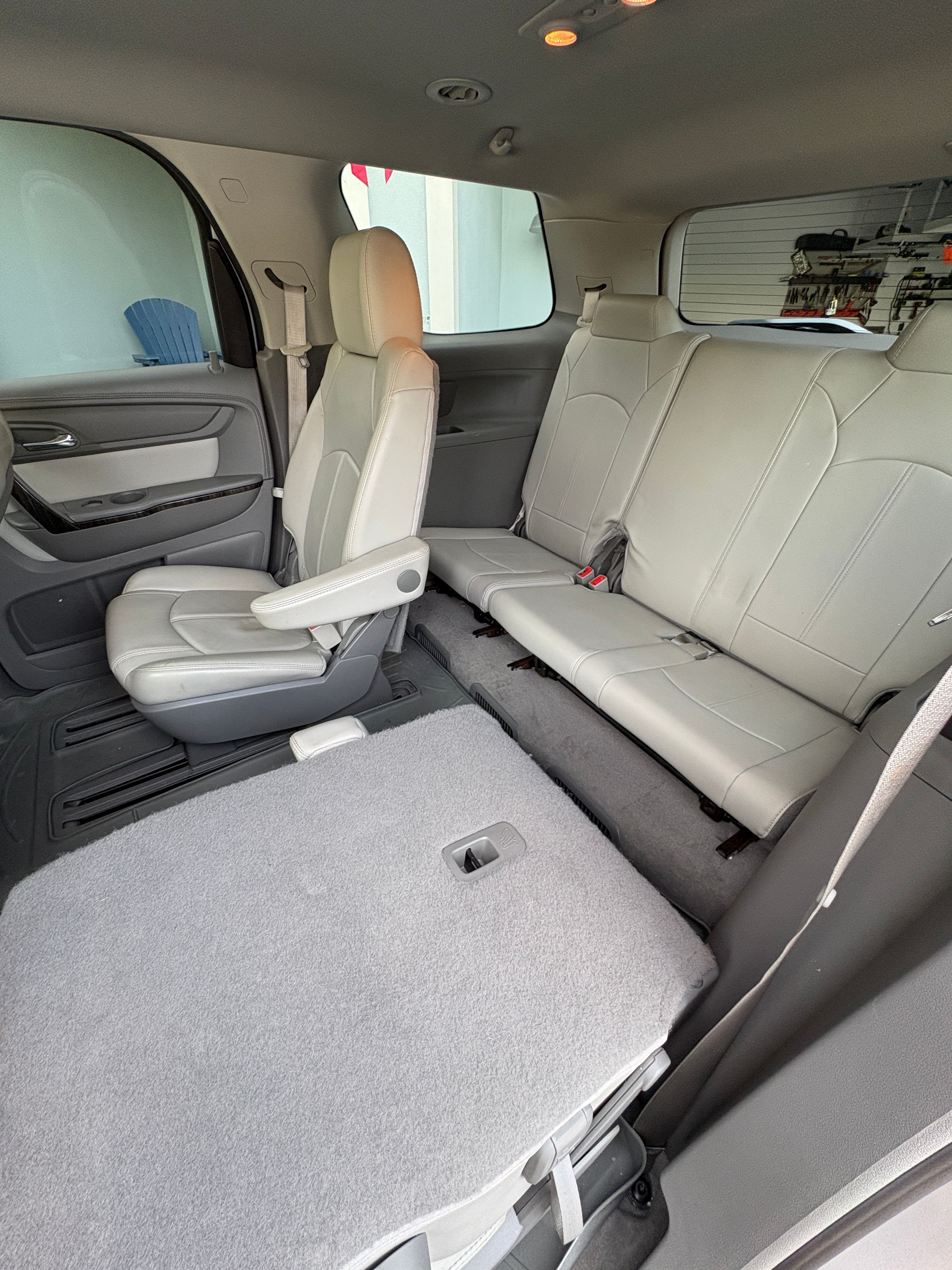 Used 2015 GMC Acadia SLT FWD image 9