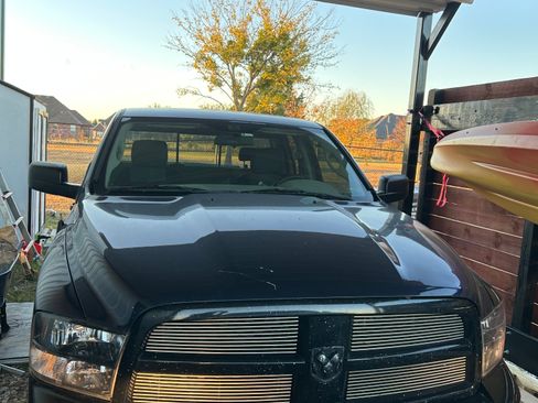 Used 2009 Dodge Ram 1500 Truck SLT image 2