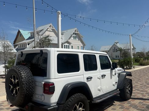 Used 2021 Jeep Wrangler Unlimited Rubicon AWD/4WD image 8