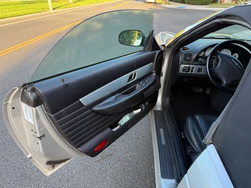 Used 2004 Ford Thunderbird image 6