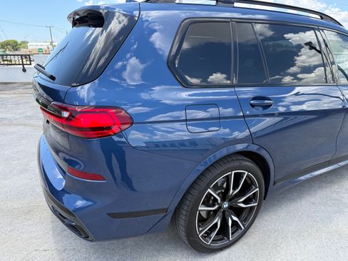 Used 2022 BMW X7 xDrive40i w/ M Sport Package AWD/4WD image 14