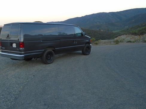 Used 2006 Ford E-250 and Econoline 250 Extended RWD image 4