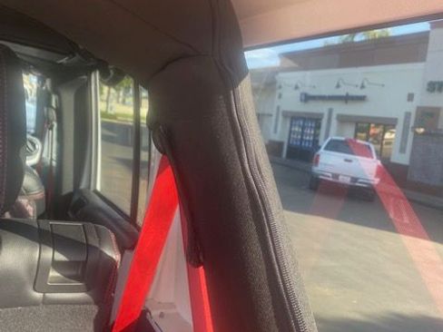 Used 2018 Jeep Wrangler Unlimited Rubicon image 13