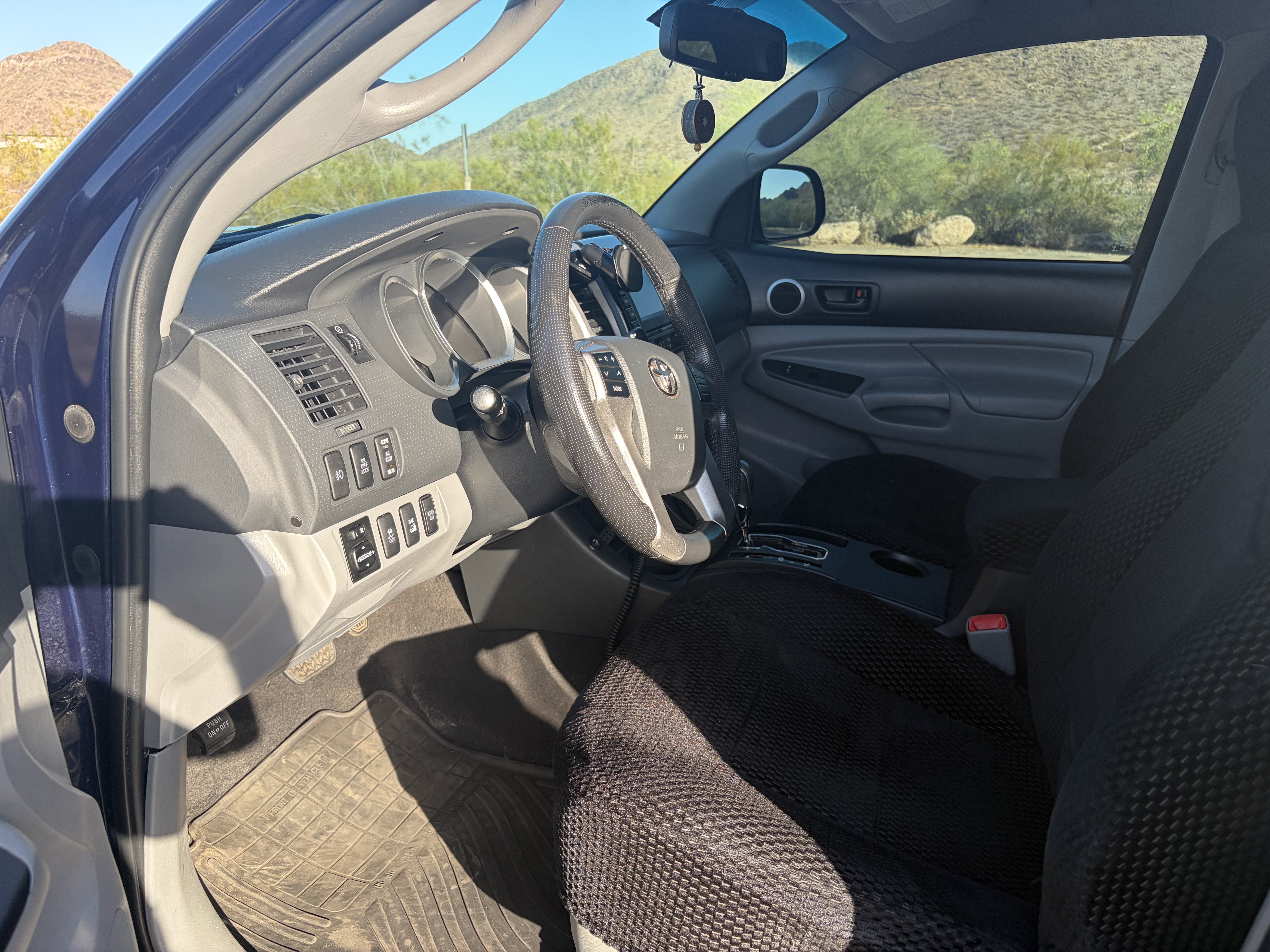 Used 2013 Toyota Tacoma 4x4 Double Cab w/ TRD Off-Road Pkg image 10