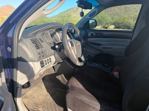 Used 2013 Toyota Tacoma 4x4 Double Cab w/ TRD Off-Road Pkg image 10