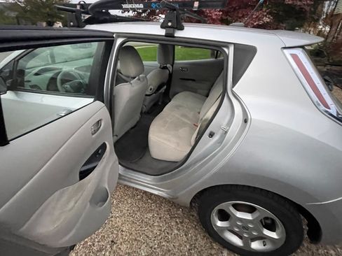 Used 2012 Nissan Leaf SL image 9