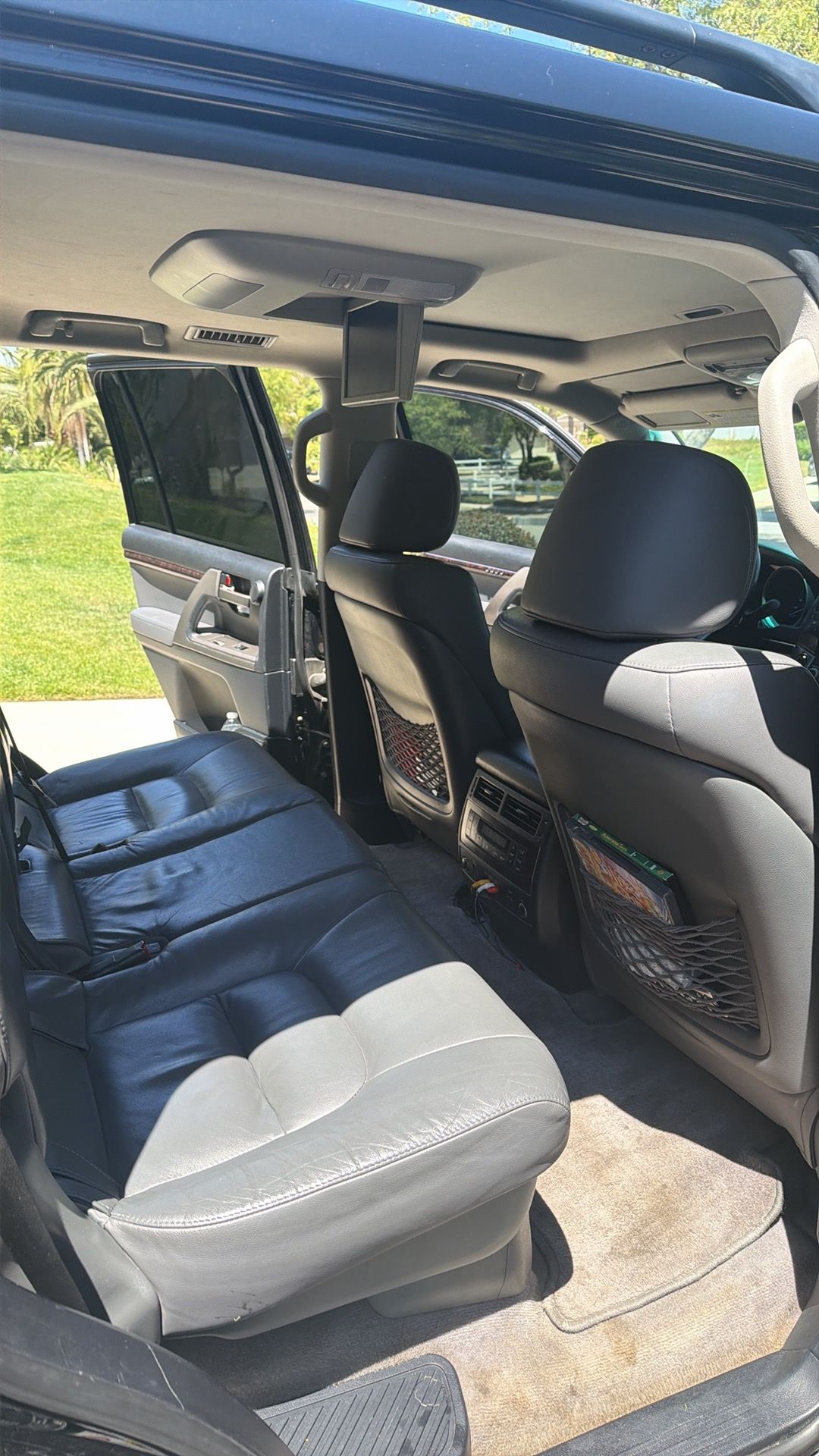 Used 2011 Toyota Land Cruiser w/ Upgrade Pkg AWD/4WD image 9