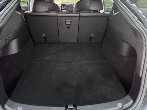 Used 2022 Tesla Model Y Long Range image 15