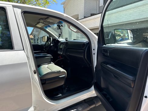 Used 2015 Toyota Tundra SR image 8