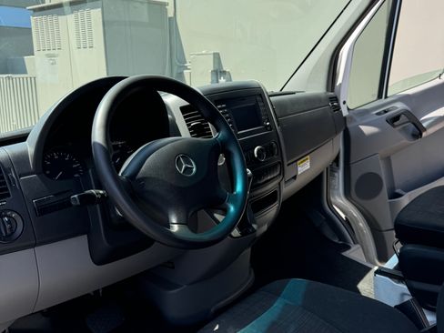 Used 2014 Mercedes-Benz Sprinter 2500 image 20