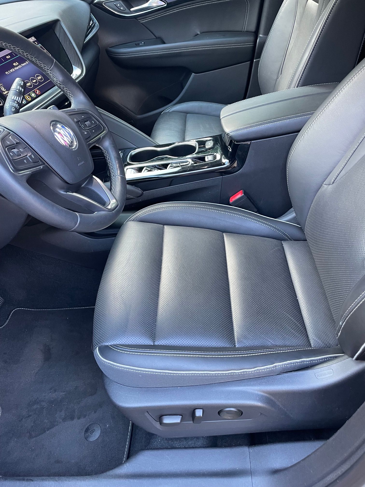 Used 2021 Buick Envision Essence w/ Sport Touring Package FWD image 5
