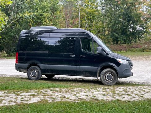 Used 2019 Mercedes-Benz Sprinter 2500 image 8
