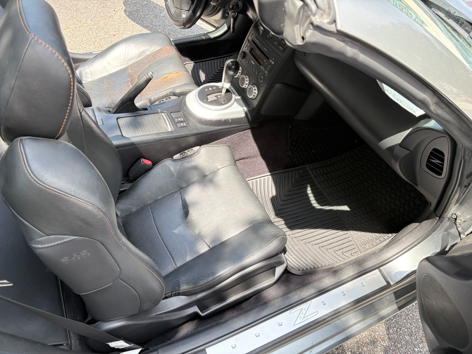 Used 2006 Nissan 350Z Touring RWD image 2