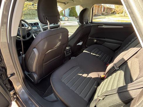 Used 2014 Ford Fusion SE image 16