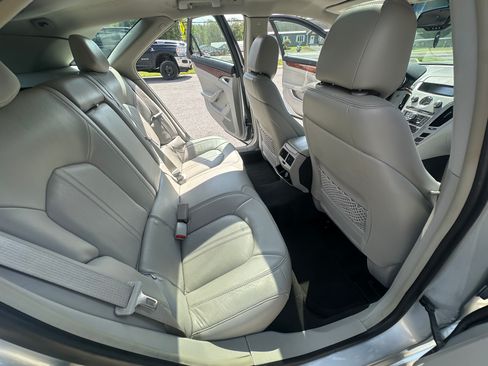 Used 2010 Cadillac CTS Luxury RWD image 22