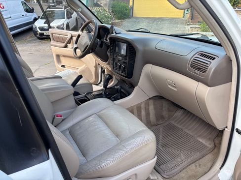 Used 2000 Toyota Land Cruiser image 13