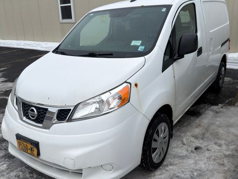 Used 2015 Nissan NV200 SV w/ Technology Package image 1