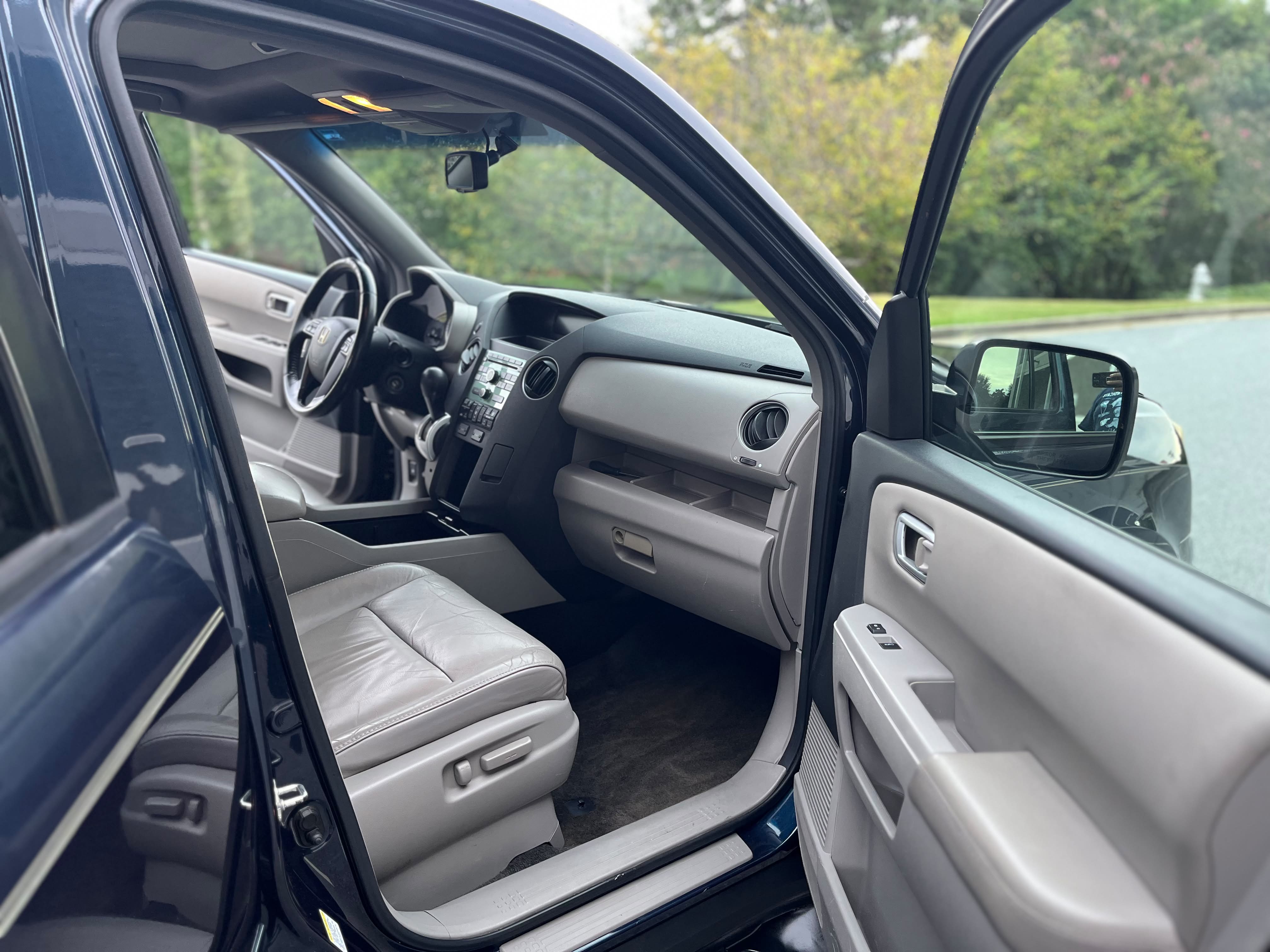 Used 2011 Honda Pilot EX-L image 9