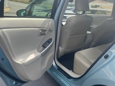 Used 2015 Toyota Prius Four image 16