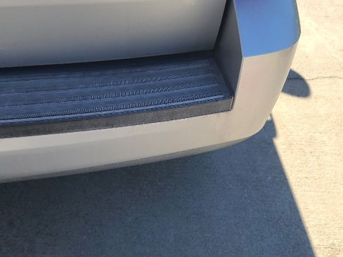 Used 2011 Chevrolet Tahoe LS image 23