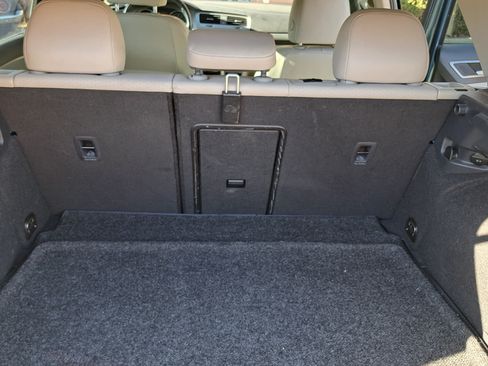 Used 2015 Volkswagen Golf SE image 16