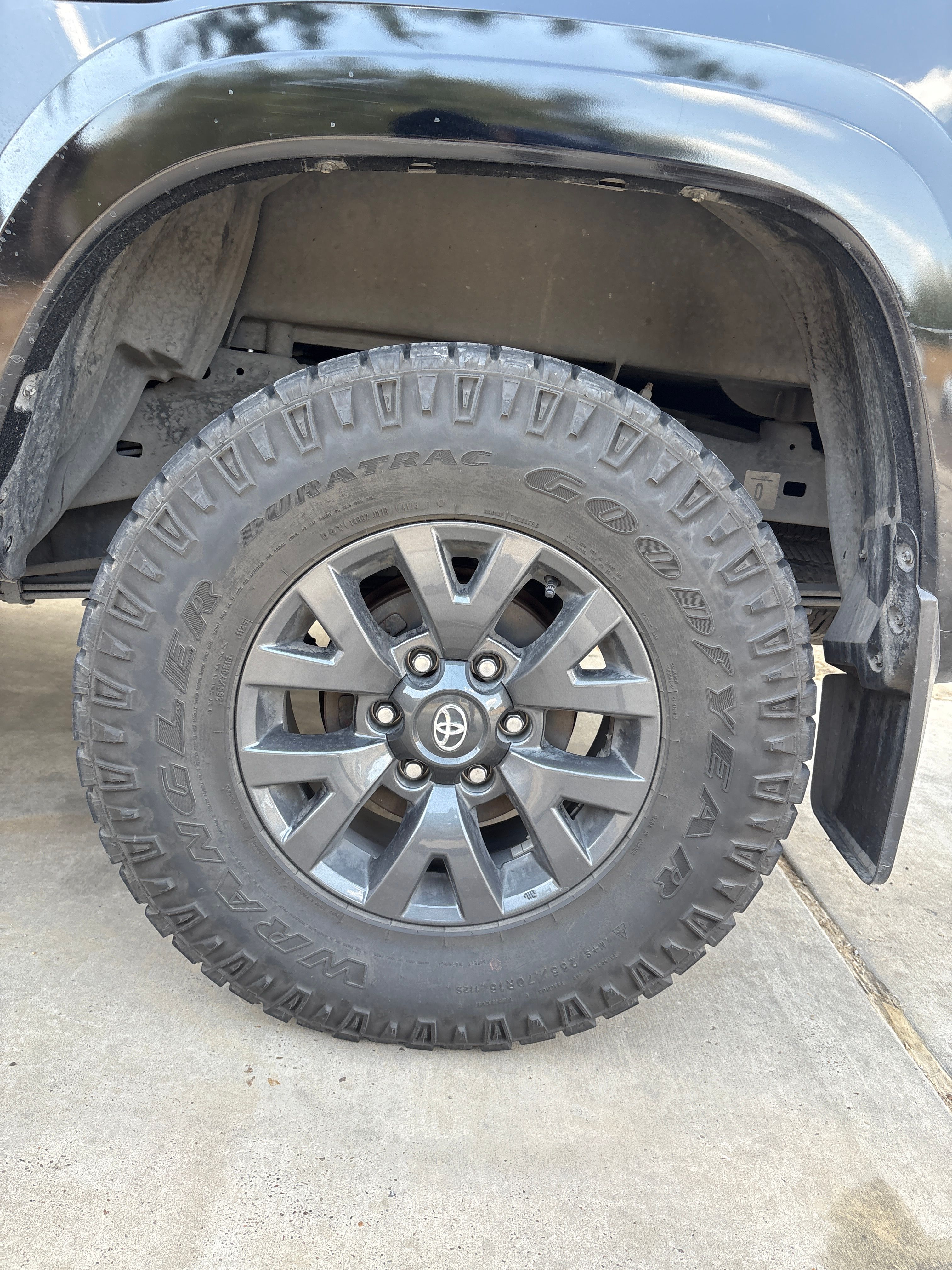 Used 2023 Toyota Tacoma SR5 RWD image 6