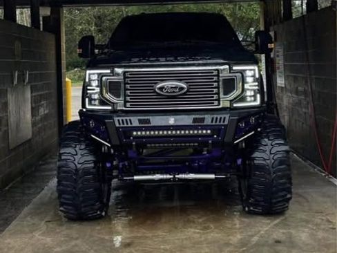 Used 2017 Ford F250 XLT w/ XLT Premium Package image 11