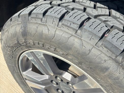 Used 2016 Chevrolet Colorado LT w/ Luxury Package, Chrome image 11