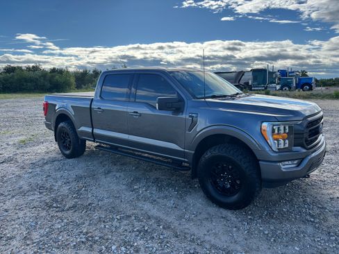 Used 2022 Ford F150 XLT w/ Equipment Group 302A High AWD/4WD image 9