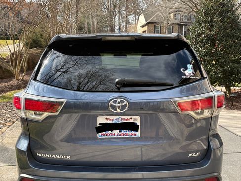 Used 2015 Toyota Highlander XLE image 9