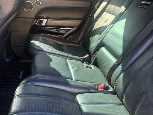Used 2015 Land Rover Range Rover HSE image 9
