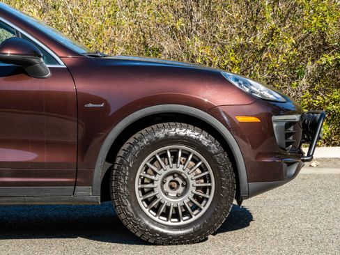 Used 2016 Porsche Cayenne Diesel AWD/4WD image 12