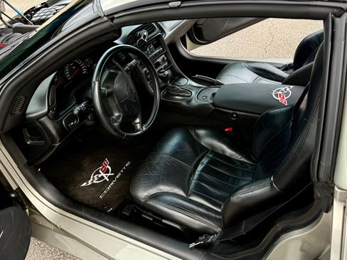 Used 1998 Chevrolet Corvette Coupe image 8