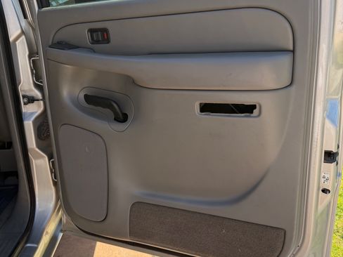 Used 2004 Chevrolet Silverado 2500 LS w/ Heavy-Duty Power Package image 10