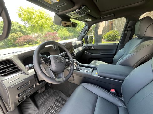 Used 2026 Lexus GX 550 AWD/4WD image 13