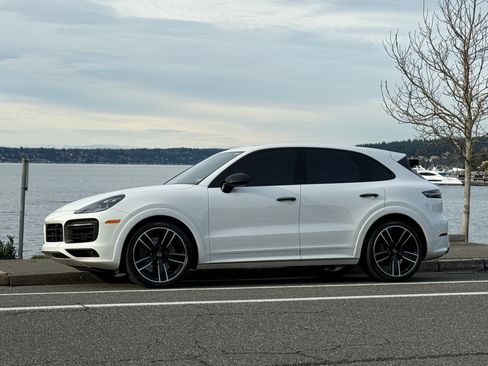 Used 2019 Porsche Cayenne S AWD/4WD image 1