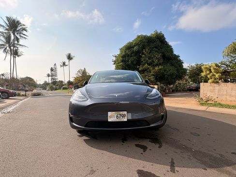 Used 2021 Tesla Model Y Long Range image 12