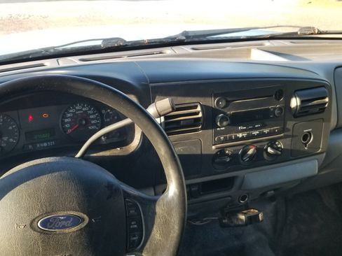 Used 2006 Ford F350 2WD Crew Cab DRW Super Duty image 19